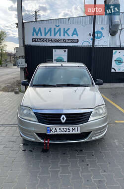 Седан Renault Logan 2010 в 