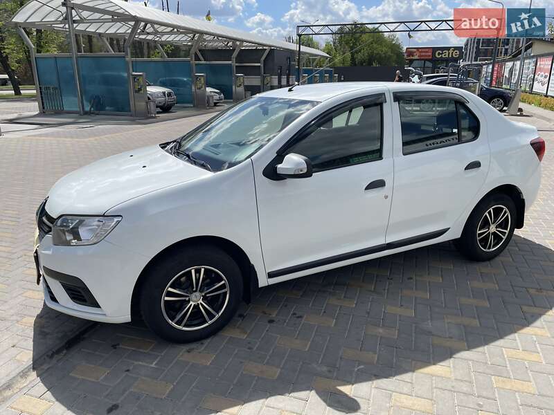 Renault Logan 2018