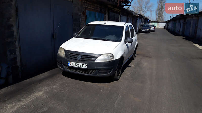 Седан Renault Logan 2011 в 