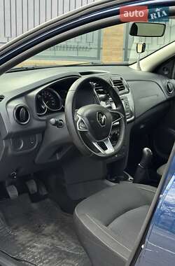 Седан Renault Logan 2017 в 