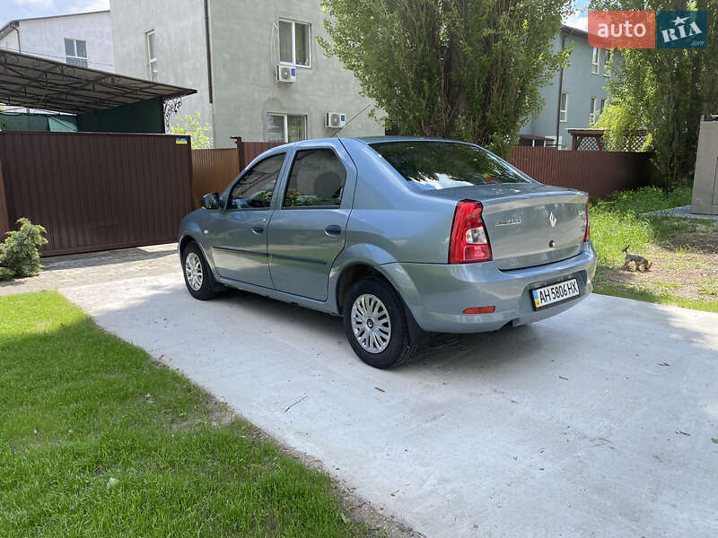Седан Renault Logan 2011 в Борисполе