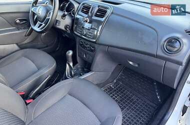 Седан Renault Logan 2019 в 