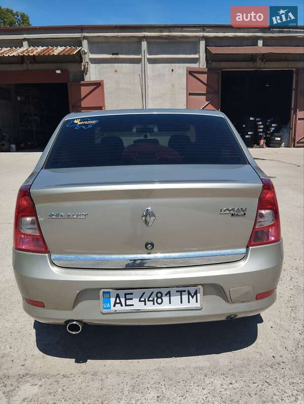 Седан Renault Logan 2009 в Днепре