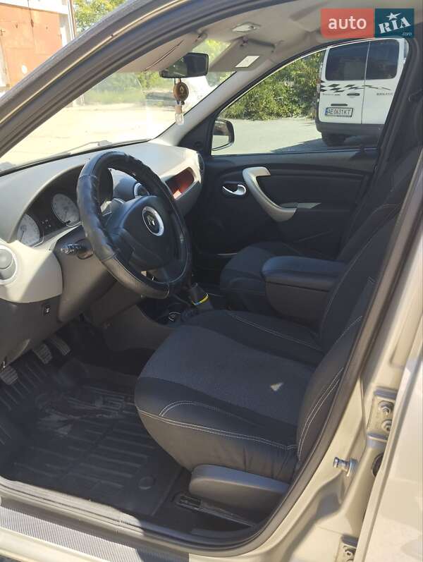 Седан Renault Logan 2009 в Днепре