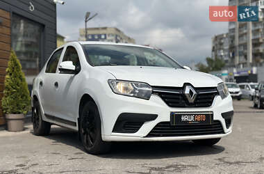 Седан Renault Logan 2017 в 