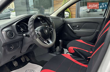 Седан Renault Logan 2017 в 