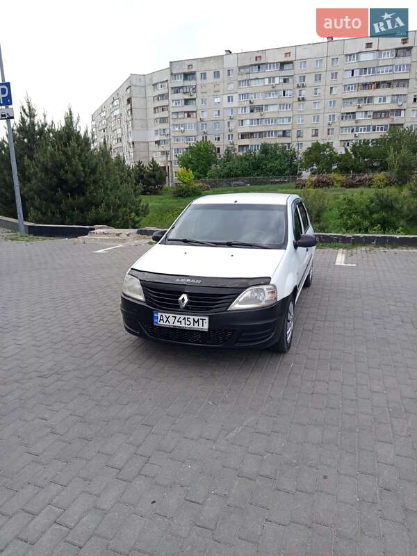 Седан Renault Logan 2010 в 