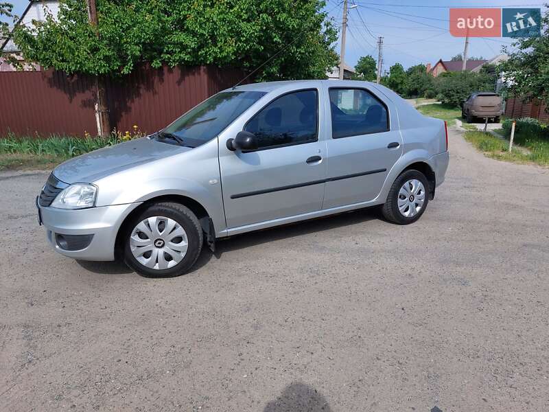 Седан Renault Logan 2012 в Дніпрі
