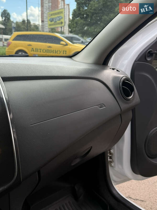 Седан Renault Logan 2018 в Киеве