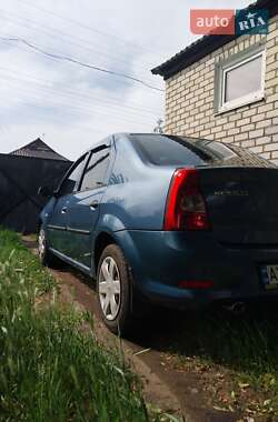 Седан Renault Logan 2010 в 