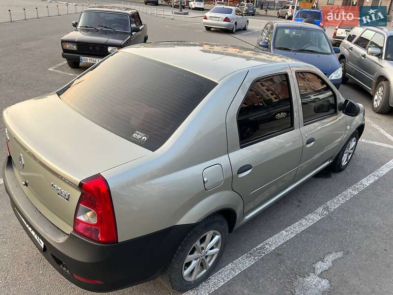 Седан Renault Logan 2011 в Умані