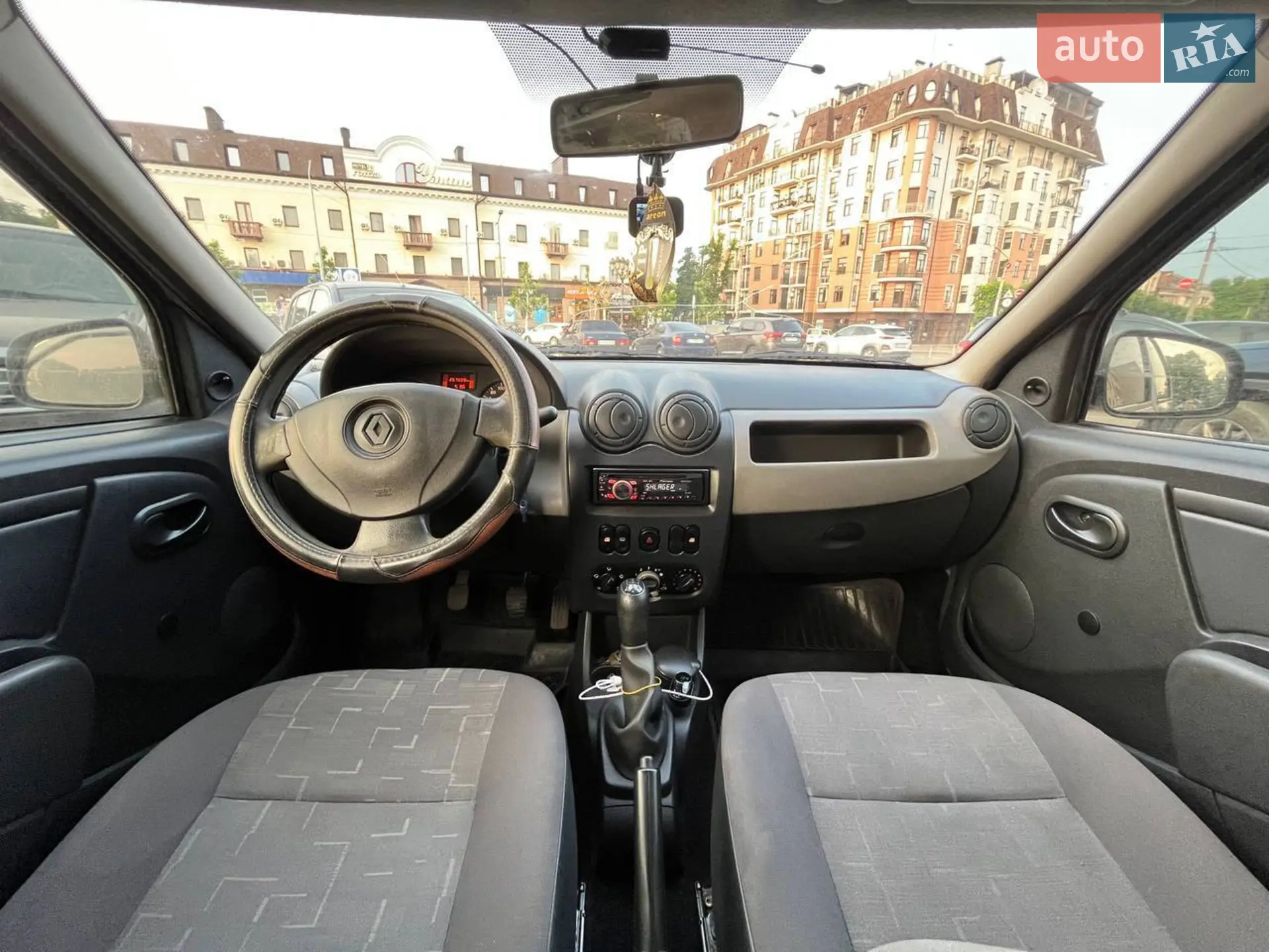 2011 Renault Logan - мініатюра 15