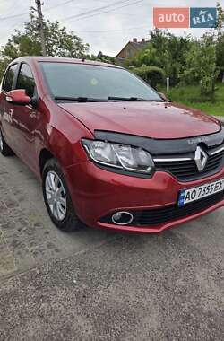 Седан Renault Logan 2016 в 