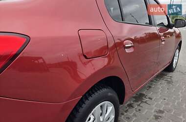 Седан Renault Logan 2016 в 