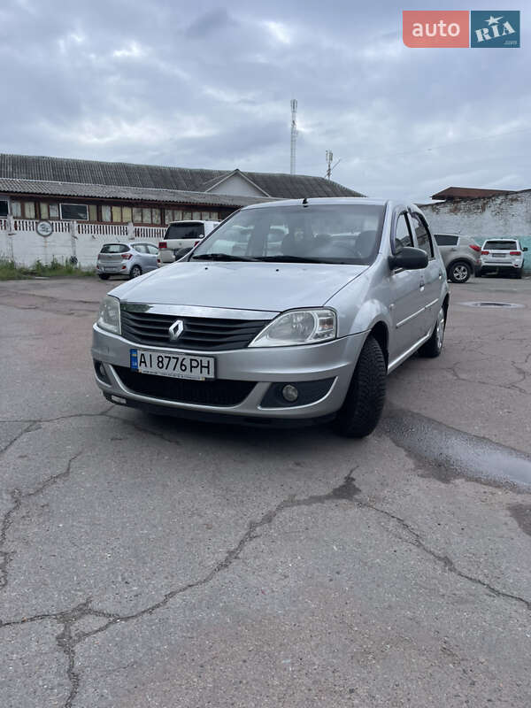 Renault Logan 2012