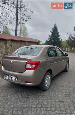 Седан Renault Logan 2015 в 