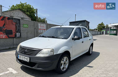 Седан Renault Logan 2011 в 