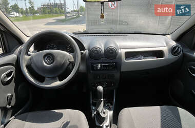 Седан Renault Logan 2011 в 