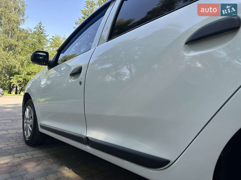 Седан Renault Logan 2019 в Черновцах