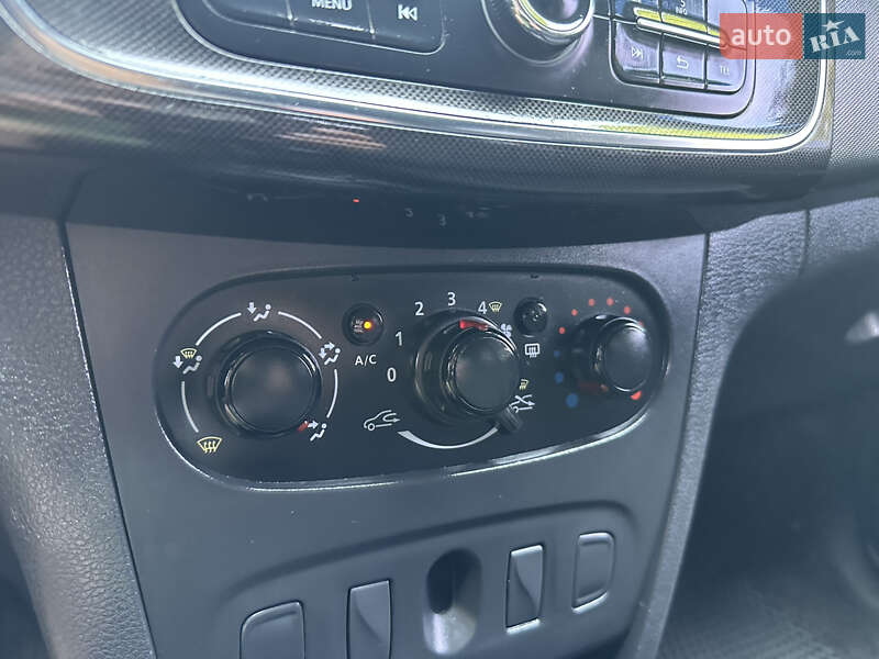 Седан Renault Logan 2019 в Черновцах