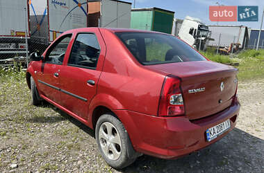 Седан Renault Logan 2012 в 