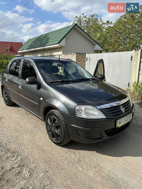 Renault Logan 2010