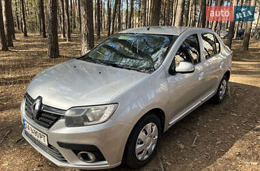 Седан Renault Logan 2017 в 