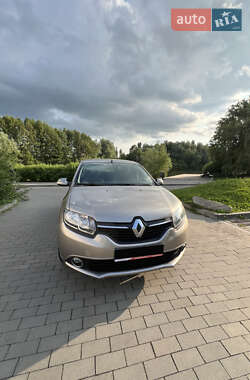 Седан Renault Logan 2015 в Киеве
