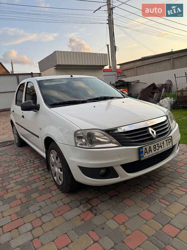 Renault Logan 2012