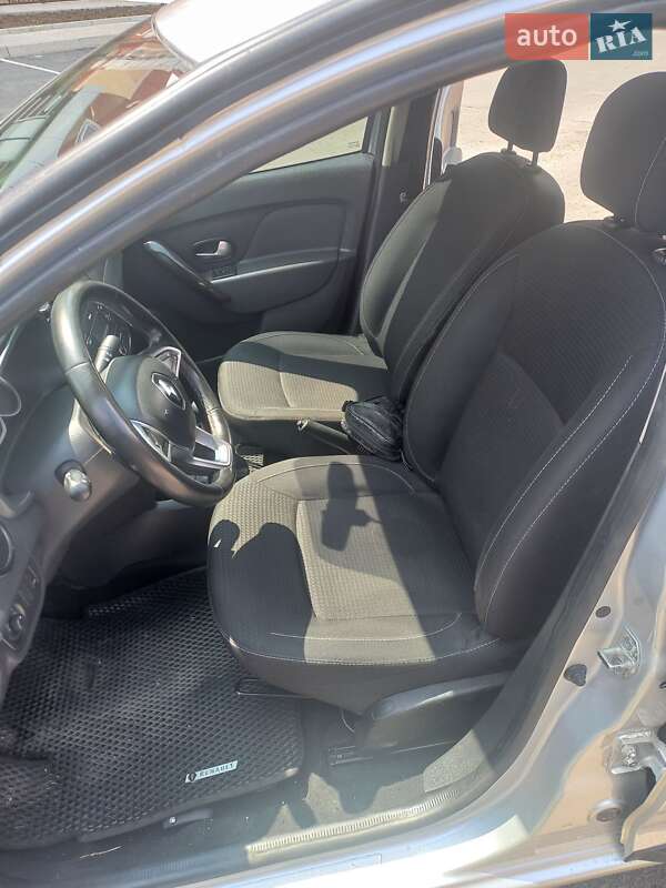 Седан Renault Logan 2018 в Умані