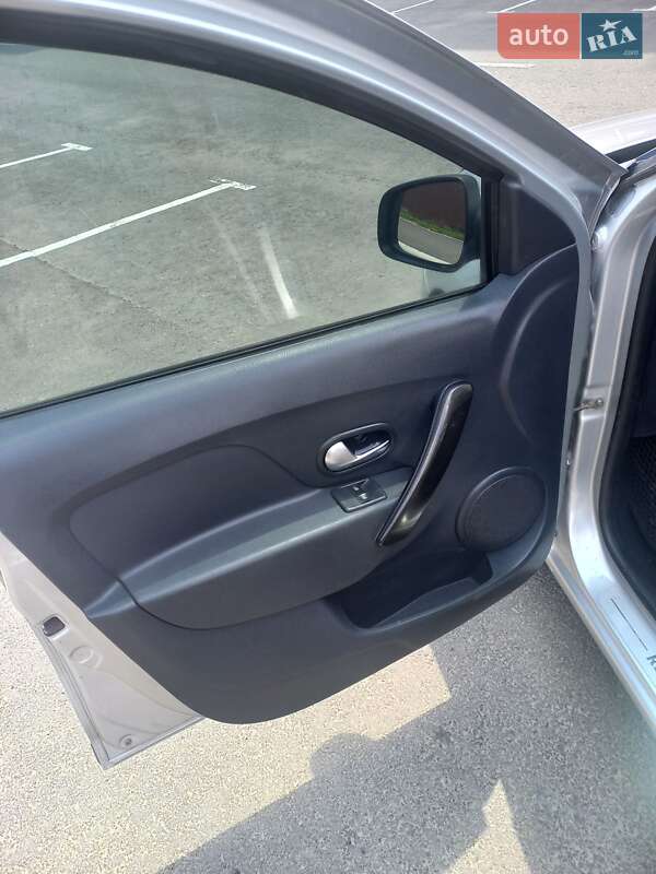 Седан Renault Logan 2018 в Умані