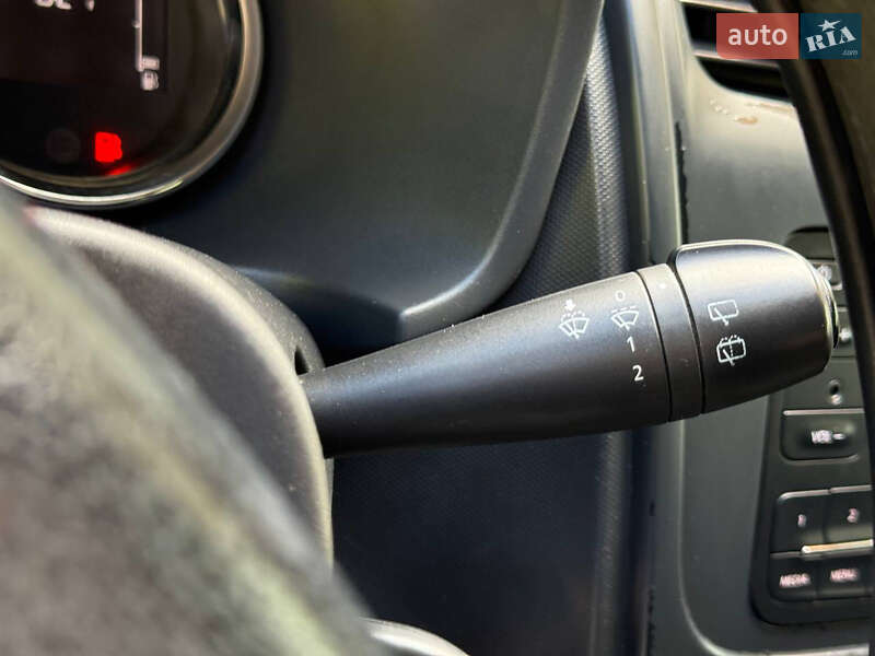 Універсал Renault Logan 2013 в Дніпрі