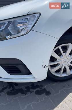 Седан Renault Logan 2017 в 