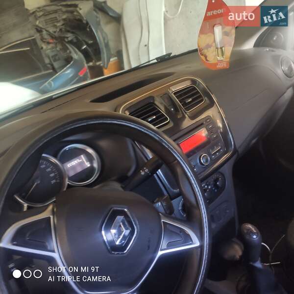 Седан Renault Logan 2017 в Марганце