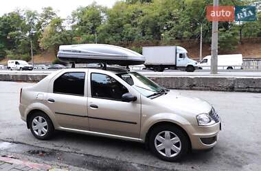 Седан Renault Logan 2012 в 