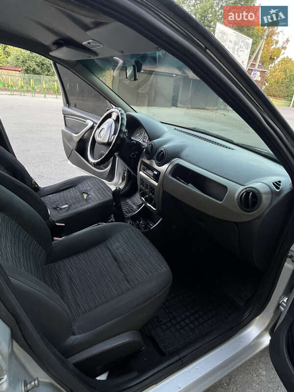 Седан Renault Logan 2010 в Полтаве