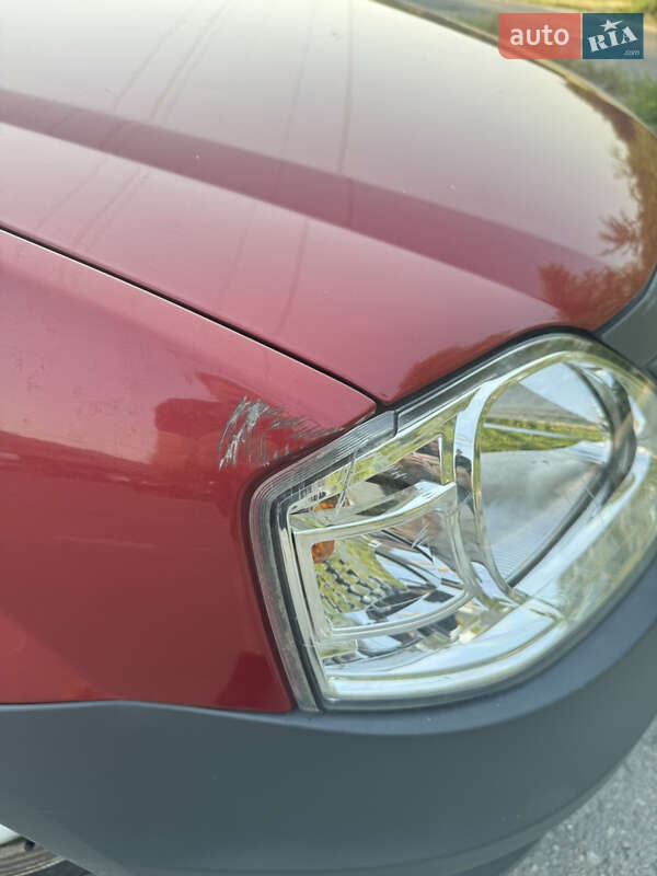 Седан Renault Logan 2009 в Днепре