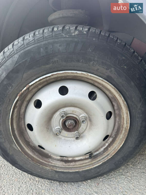 Седан Renault Logan 2009 в Днепре