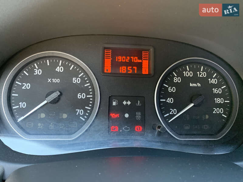 Седан Renault Logan 2010 в Львове