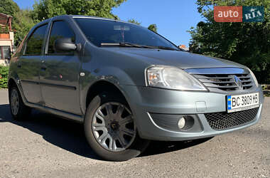 Седан Renault Logan 2010 в 