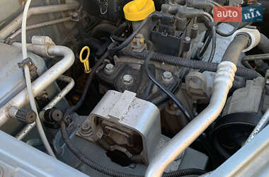 Седан Renault Logan 2010 в 