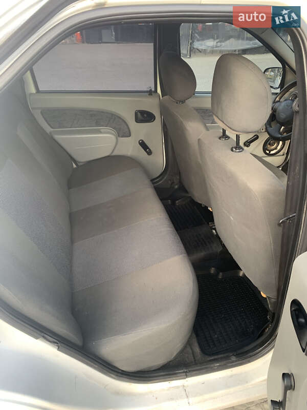 Седан Renault Logan 2011 в Полтаві