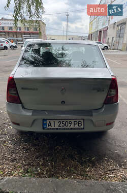 Седан Renault Logan 2010 в 