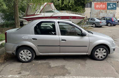 Седан Renault Logan 2010 в 
