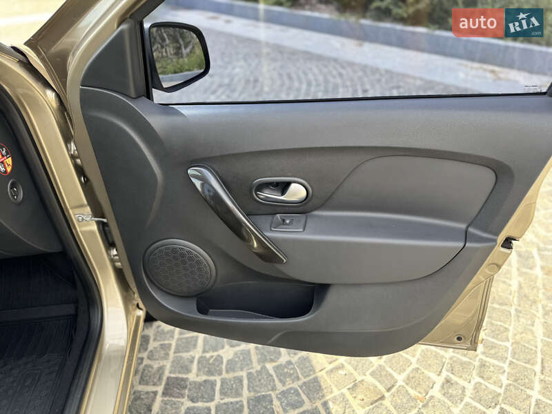 Седан Renault Logan 2020 в Днепре