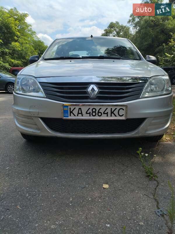 Renault Logan 2012