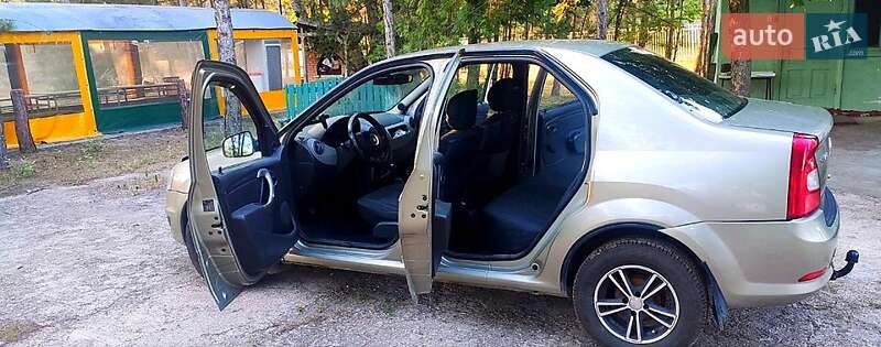 Renault Logan 2011