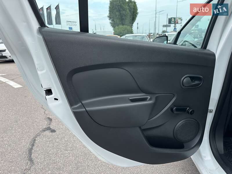Седан Renault Logan 2021 в Киеве