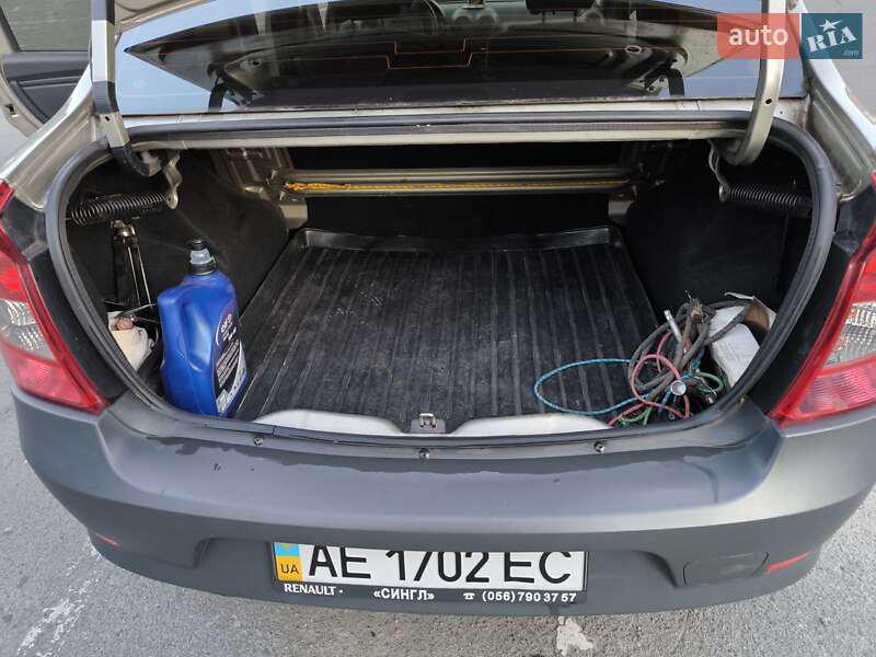 Седан Renault Logan 2009 в Днепре