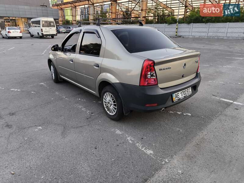 Седан Renault Logan 2009 в Днепре